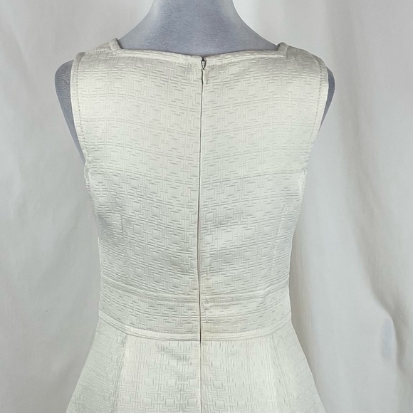 Heidi Weisel Cream Pleated Dress Size 10 - Picture 6 of 13